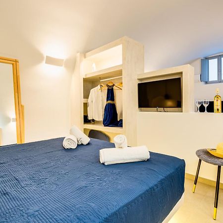 Tiara Suites Santorini Φηρά Εξωτερικό φωτογραφία