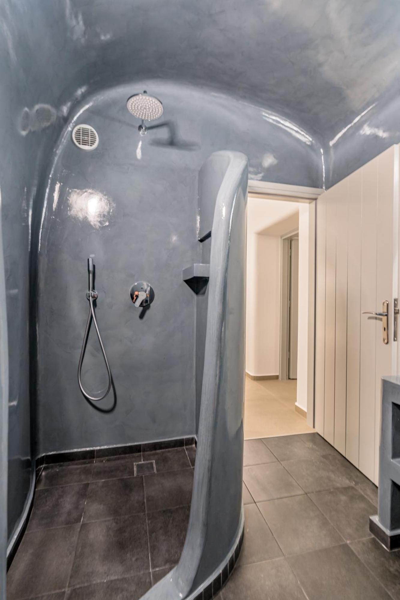 Tiara Suites Santorini Φηρά Εξωτερικό φωτογραφία